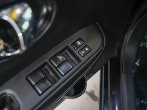 Used 2019 Nissan Versa SV FWD image 21