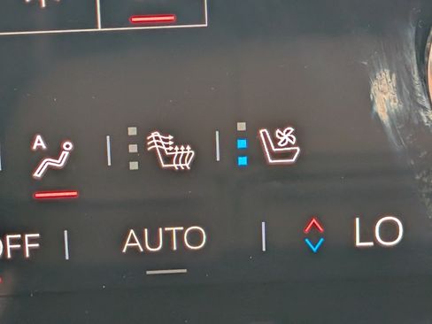Used 2025 GMC Acadia Denali w/ Super Cruise Package FWD image 33