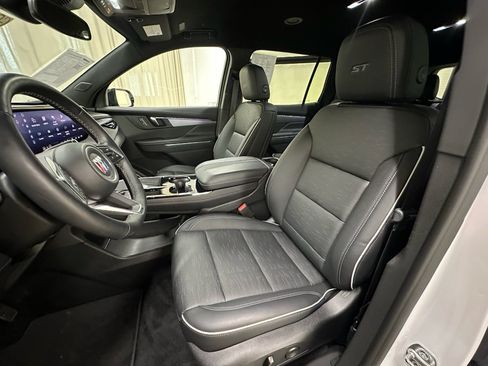 Used 2026 Buick Enclave Sport Touring AWD/4WD image 23