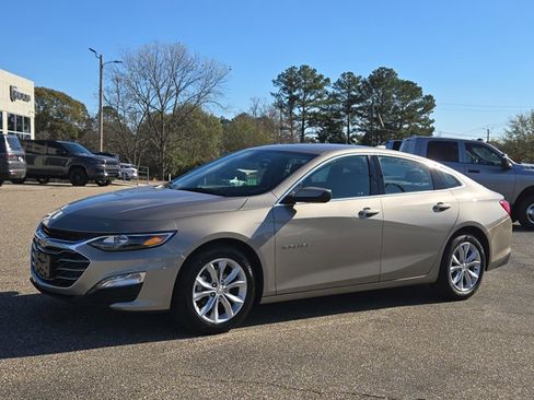 Used 2024 Chevrolet Malibu LT image 1