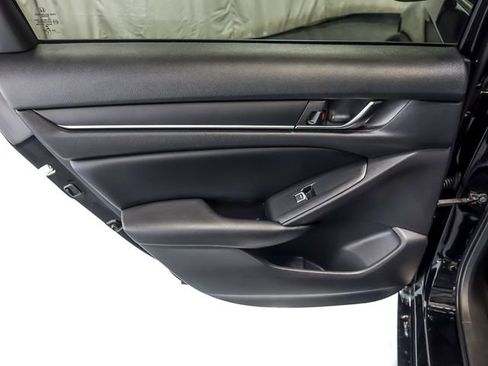 Used 2018 Honda Accord Sport image 26