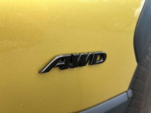 Used 2023 Toyota Corolla Cross AWD Hybrid w/ Moonroof Package image 19