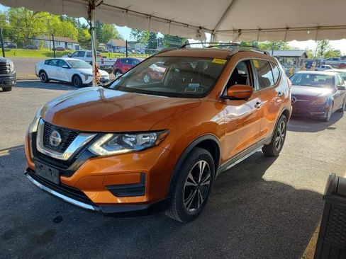 Used 2019 Nissan Rogue SV w/ Premium Package AWD/4WD image 2