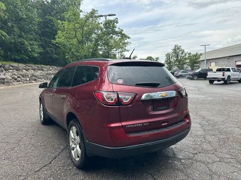 Used 2017 Chevrolet Traverse LT w/ Style and Technology Package AWD/4WD image 3