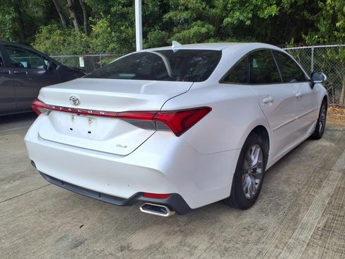 Used 2019 Toyota Avalon XLE FWD image 4