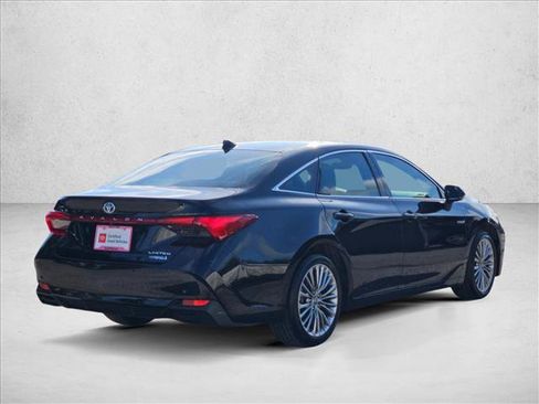 Used 2021 Toyota Avalon Limited w/ Advanced Safety Package image 5