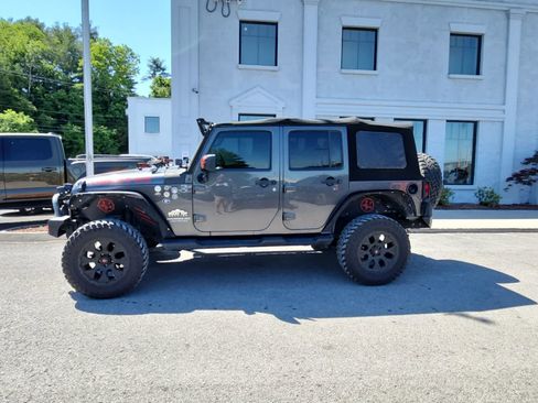Used 2016 Jeep Wrangler Unlimited Sport w/ Quick Order Package 24S AWD/4WD image 2