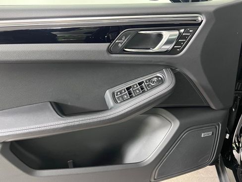 Certified 2026 Porsche Macan AWD/4WD image 27