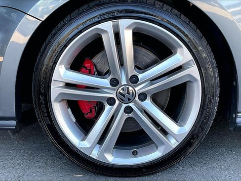 Used 2017 Volkswagen Jetta GLI FWD image 25