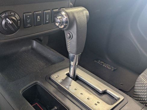 Used 2019 Nissan Frontier PRO-4X AWD/4WD image 20