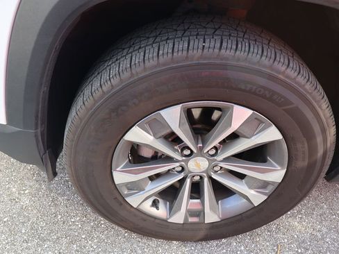 Used 2026 Chevrolet Equinox LT image 4