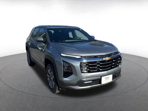 Used 2025 Chevrolet Equinox LT image 3