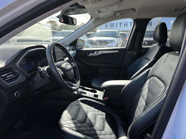 Used 2023 Ford Escape Platinum w/ Premium Technology Package AWD/4WD image 13