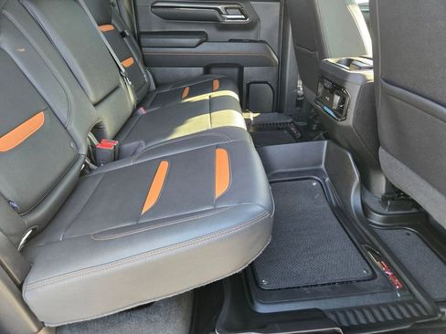 Used 2023 GMC Sierra 1500 AT4 w/ Technology Package AWD/4WD image 14