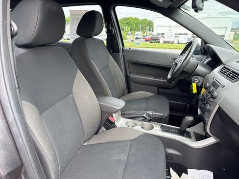 Used 2010 Ford Focus SES FWD image 13