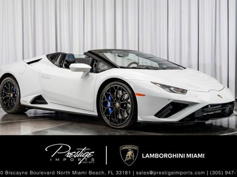 Used 2022 Lamborghini Huracan EVO image 1