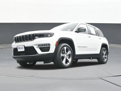 Used 2023 Jeep Grand Cherokee Limited AWD/4WD image 55