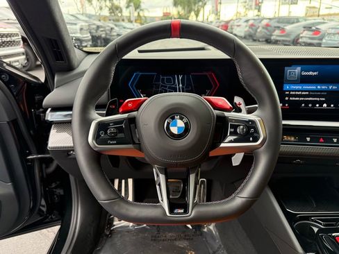 Used 2025 BMW M5 w/ Executive Package image 27