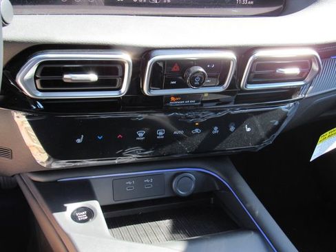 New 2026 Nissan Sentra SV w/ SV Convenience Package FWD image 24