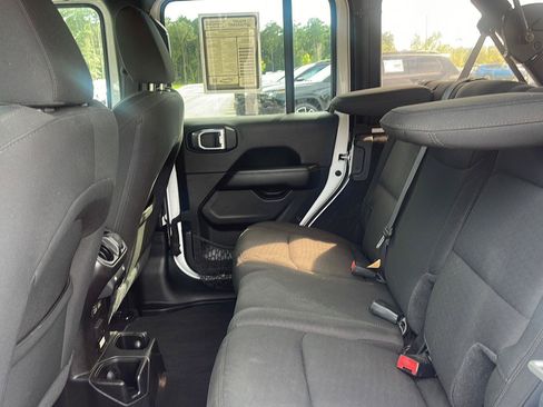 Used 2021 Jeep Wrangler Unlimited Sahara AWD/4WD image 35