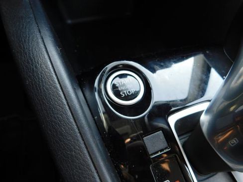 Used 2021 Nissan Kicks S image 24