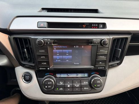 Used 2018 Toyota RAV4 XLE AWD/4WD image 27