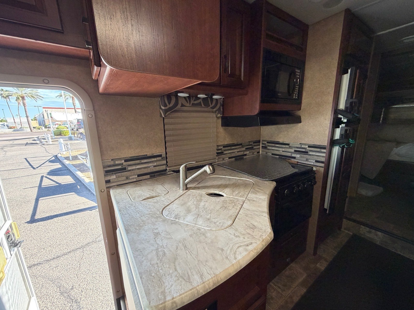 Used 2014 Ford E-450 and Econoline 450 Super Duty w/ Motorhome Prep Package RWD image 13