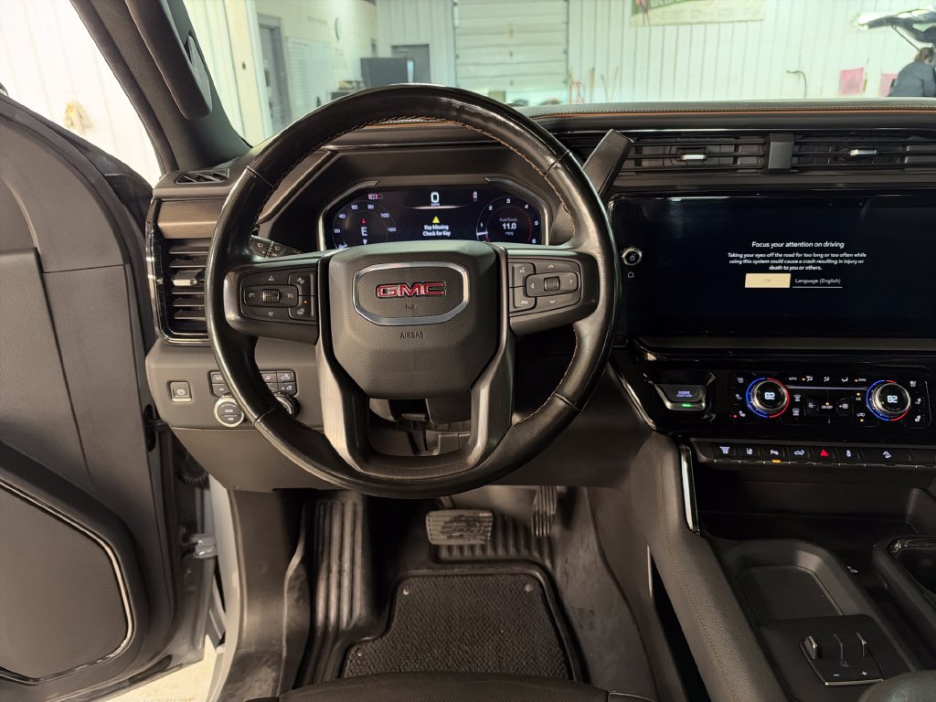 Used 2024 GMC Sierra 3500 AT4 w/ AT4 Premium Plus Package AWD/4WD image 17