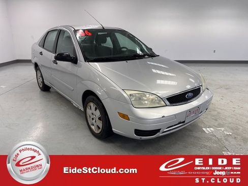 Used 2006 Ford Focus ZX4 Sedan image 1
