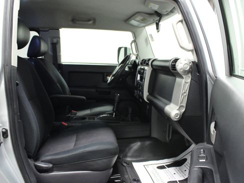 Used 2007 Toyota FJ Cruiser 4WD image 16