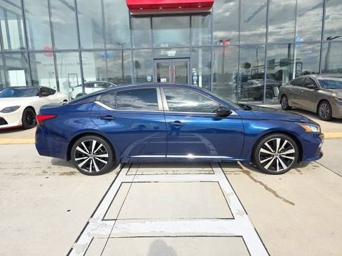 Used 2022 Nissan Altima 2.5 SR FWD image 4