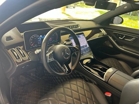 Used 2022 Mercedes-Benz S 580 4MATIC Sedan w/ Rear Seat Package image 6