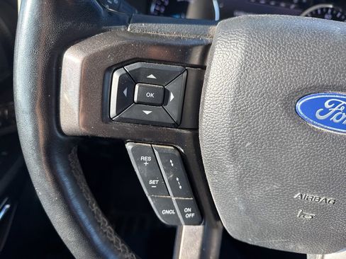 Used 2021 Ford Expedition Limited image 17