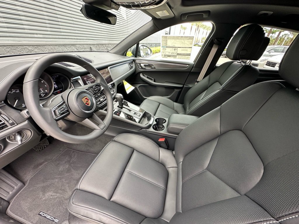 Used 2026 Porsche Macan GTS AWD/4WD image 4