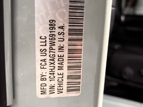 Used 2023 Jeep Wrangler Sport AWD/4WD image 31