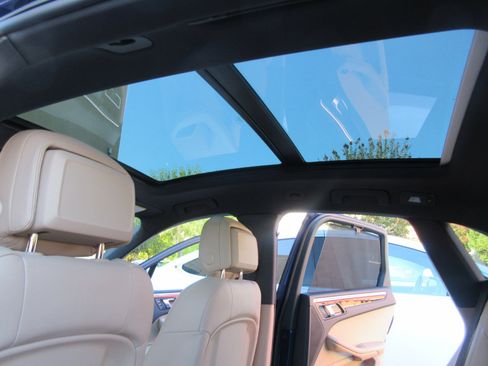 Used 2024 Porsche Macan image 42