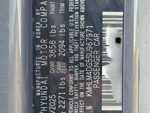 Certified 2025 Hyundai Elantra Sport image 31