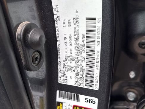 Used 2021 Toyota Tacoma TRD Off-Road image 28