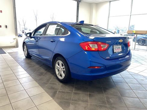 Used 2017 Chevrolet Cruze LT image 7