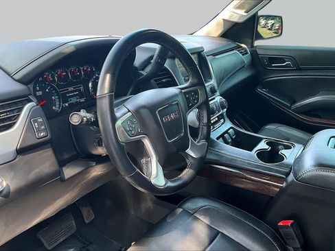 Used 2019 GMC Yukon XL SLT w/ Premium Edition RWD image 18