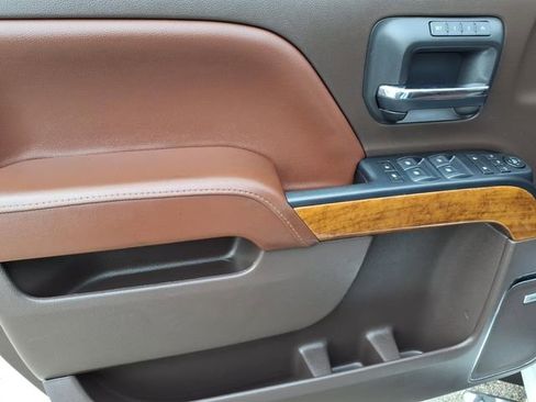 Used 2018 Chevrolet Silverado 1500 High Country AWD/4WD image 10