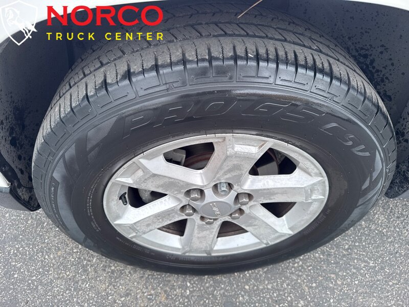 Used 2015 GMC Acadia SLE FWD image 13