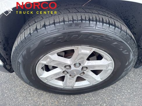 Used 2015 GMC Acadia SLE image 13