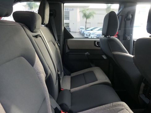 Used 2025 Ford Bronco Big Bend image 25