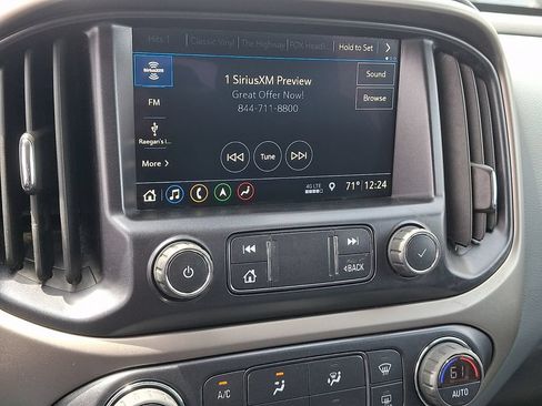 Used 2021 Chevrolet Colorado Z71 w/ Safety Package AWD/4WD image 16
