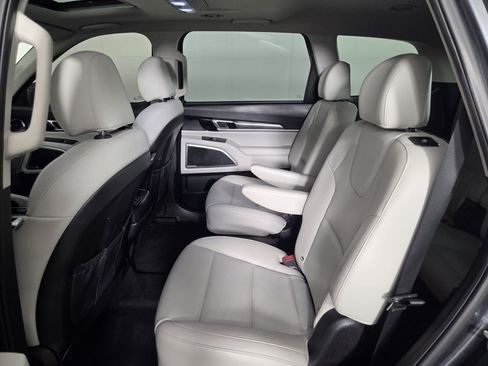 Used 2021 Kia Telluride S AWD/4WD image 23