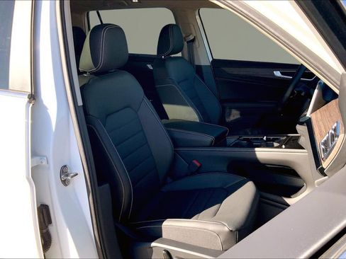 New 2026 Volkswagen Atlas Cross Sport SEL R-Line AWD/4WD image 11