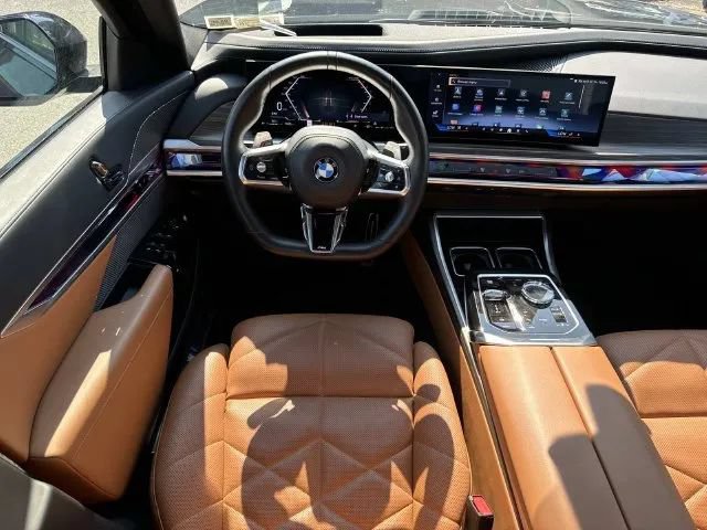 Used 2025 BMW 740i xDrive w/ Premium Package AWD/4WD image 15