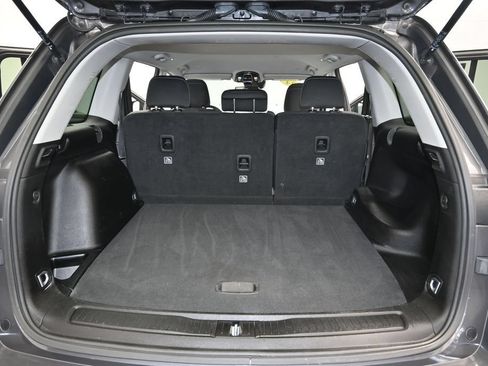 Used 2024 Jeep Grand Cherokee Laredo RWD image 10
