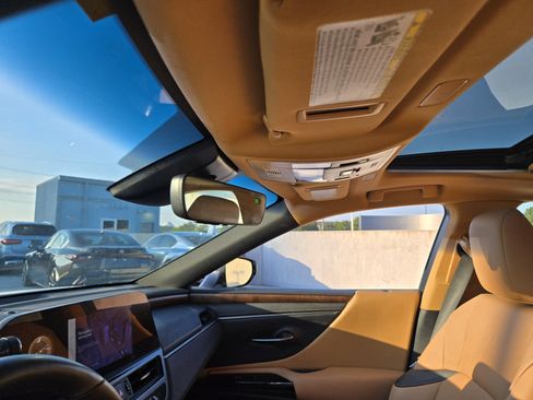 Used 2023 Lexus ES 350 w/ Premium Package FWD image 14